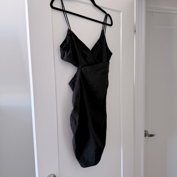 Zara black linen cutout asymmetric mini dress - size Medium NWT - Picture 4 of 5